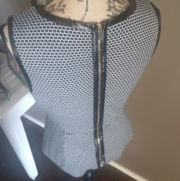 Vince Camuto Peplum Top Sz M - Picture 3 of 5